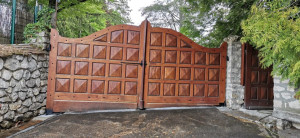 Photo de galerie - Motorisation  sur portail spécifique et contrôle d'accès