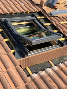 Photo de galerie - Installation de velux et de son entourage : Tabanac