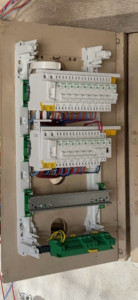 Photo de galerie - Tableau électrique en en cours de réalisation 
