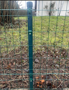 Photo de galerie - Remplacement grillage, plus mise en place des fixations ⚒️??