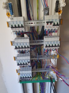 Photo de galerie - Installation d'une GTL et raccordement du tableau électrique ! 