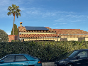 Photo de galerie - Voici une pose de panneaux photovoltaïques en autoconsommation. 