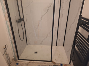 Photo de galerie - Pose bac a douche et parois plus mitigeur
