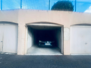 Photo de galerie - Loue GARAGE (box fermé) GOLFE-JUAN