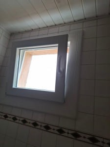 Photo de galerie - Changement d'une fenêtre de salle de bain.