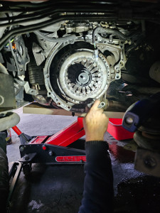 Photo de galerie - Remplacement d'un embrayage sur une Peugeot 207.