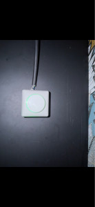 Photo de galerie - Mise en place d’un variateur de vitesse ( en intérieur ) pour extracteur d’air dehors ( photo prise en cours de chantier pour des tests concluent, c’est pour ça que des fils sont apparent) 