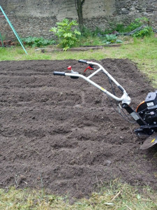 Photo de galerie - Préparation du terrain pour poser une piscine 