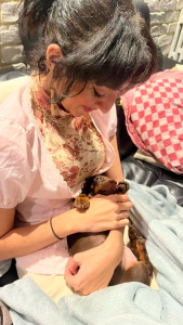 Photo de galerie - Rencontre du chiot de ma meilleure amie 