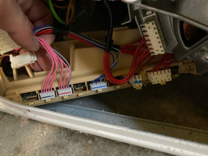 Photo de galerie - Remplacement carte mère lave linge 