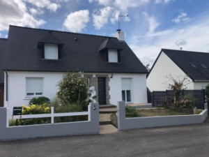 Photo de galerie - Maison plain-pied à faible hauteur + muret ( lavage + peinture )