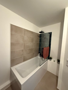 Photo de galerie - Installation d’une baignoire et de sa faïence 