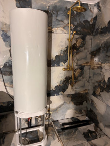 Photo de galerie - Installation de colonne de douche et ballon d’eau chaud