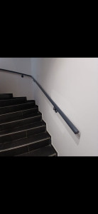 Photo de galerie - Pose et installation de main courante / garde-corps mural

