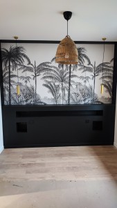 Photo de galerie - Peinture noir et tapisserie