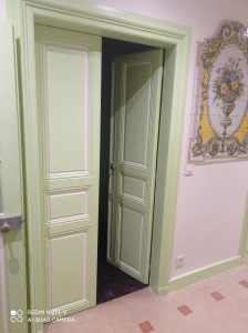 Photo de galerie - Réparation et décoration murale boiserie plinthe tout vieux support remis en état 