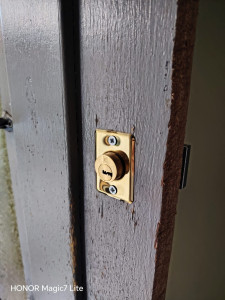 Photo de galerie - Nouveau verrou en s'entrouvrant pour pouvoir ouvrir tout les système de fermeture avec la même clé