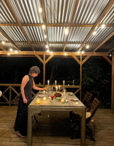 Photo de galerie - Acueill, réception et organisation d'un diner pour des particuliers dans un Airbnb