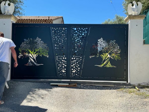Photo de galerie - Fabrication de portail de garde, corps gris au modèle et la dimension voulue