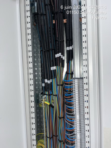 Photo de galerie - Pose et raccordement électrique.