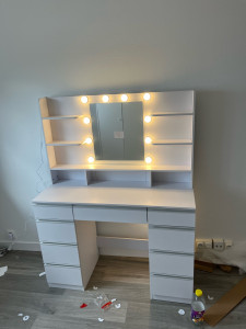 Photo de galerie - Montage coiffeuse