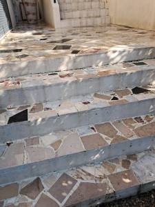 Photo de galerie - Nettoyage escalier extérieur au karcher 