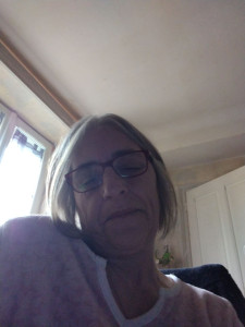 Photo de galerie - Je fais l entretien des maison les toilettes et les lever avec le lève a la personnes horizontal et vertical je promène les personnes âgés préparer leur repas les coucher je peut intervenir les weekeend