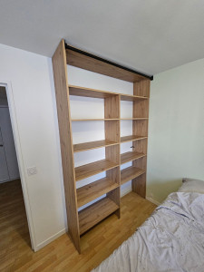 Photo de galerie - Placard  sur mesure avec tringle  pour  rideaux  