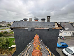 Photo de galerie - Intervention sur une cheminée, détériorer par la tempête  