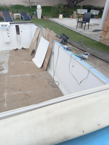 Photo de galerie - Démontage d'une vieille piscine 
