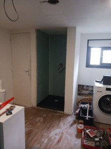 Photo de galerie - Salle d'eau à Redon,  en début de chantier. 