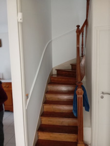 Photo de galerie - Enduit et peinture d'une cage d'escalier suite à un dégât des eaux 
