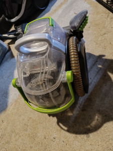 Photo de galerie - Je loue mon bissell avec le produit nécessaire 