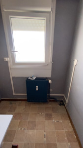 Photo de galerie - Poser d’un nouveau prise current dans salle de bain d’un chantier rénovation 