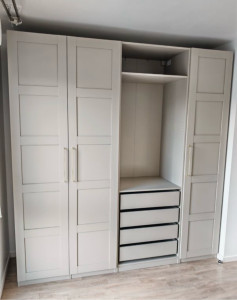 Photo de galerie - Montage d’un dressing 