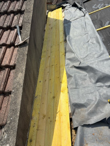 Photo de galerie - Changement de la totalité des chevrons plus Voliges sous Chêneaux 