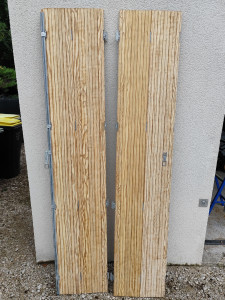 Photo de galerie - Décapage volets sapin