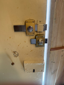 Photo de galerie - Bricolage et multi services