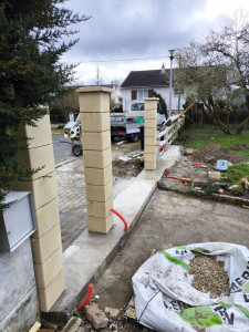 Photo de galerie - Installation des piliers. Chantier terminé 