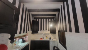 Photo de galerie - Tapisserie et rénovation plafond + poutres 