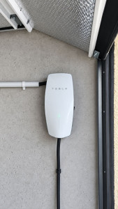 Photo de galerie - Borne de recharge pour véhicules électriques Tesla