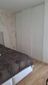 Photo de galerie - Installation porte placard 