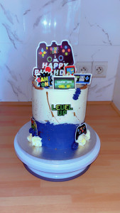 Photo de galerie - Gâteau d'anniversaire personnalisé