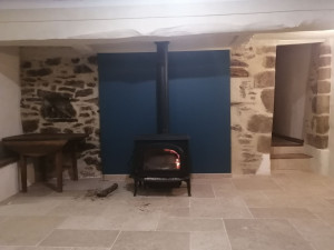 Photo de galerie - Réalisation des joints pierre, pose et peinture placo, carrelage.