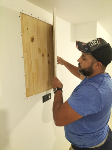 Photo de galerie - La réalisation d'un support pour la fixation de télévision.