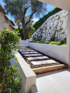 Photo de galerie - Plantation, mise en place des dalles,  palissage 