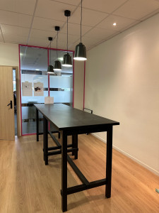 Photo de galerie - Mise en place d'un espace déjeuner avec Pose, de luminaire, sol, PVC, Et Peinture