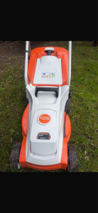 Photo de galerie - Location Tondeuse à batterie STIHL RMA 235