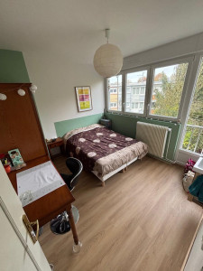 Photo de galerie - Aménagement d'une chambre, parquet, pose d'un lave main.