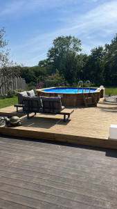 Photo de galerie - Pose de piscine et terrasse en bois 